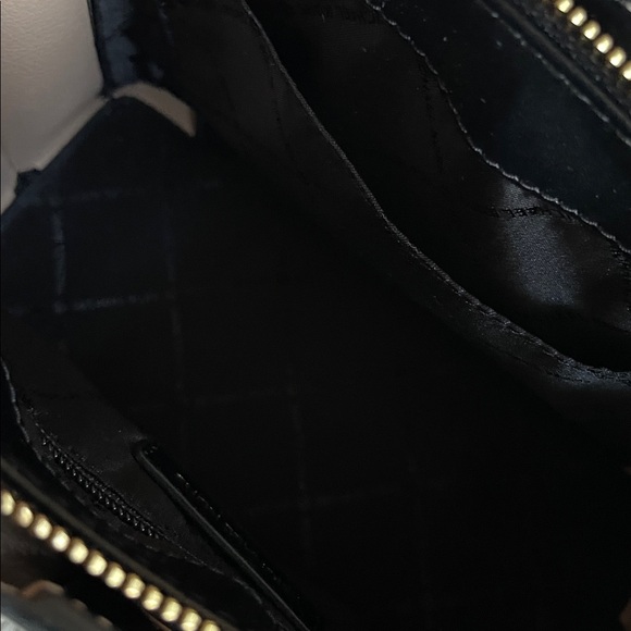 NWOT MINT MICHAEL KORS LEATHER PURSE BAG W GOLD ACCENTS - Picture 8 of 14